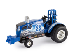 1:64 New Holland T8 Pulling Tractor - Blue Lightning