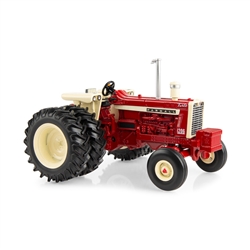 1:32 Farmall 1206 Tractor