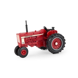 1:64 Farmall 806 Tractor